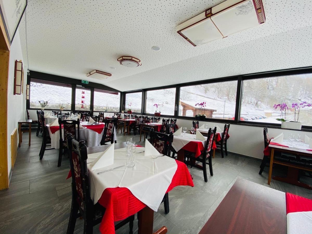 Qi-Lin Hotel Restaurant Ayer 外观 照片